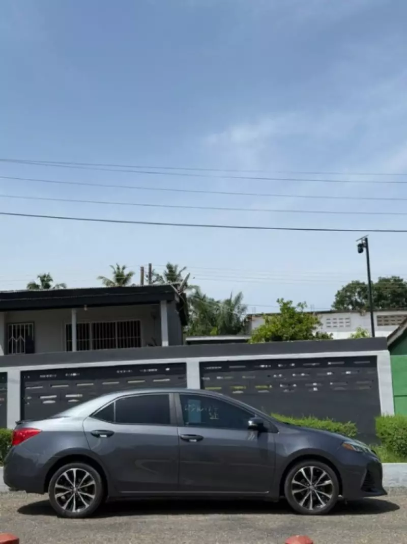 TOYOTA Corolla   - 2017