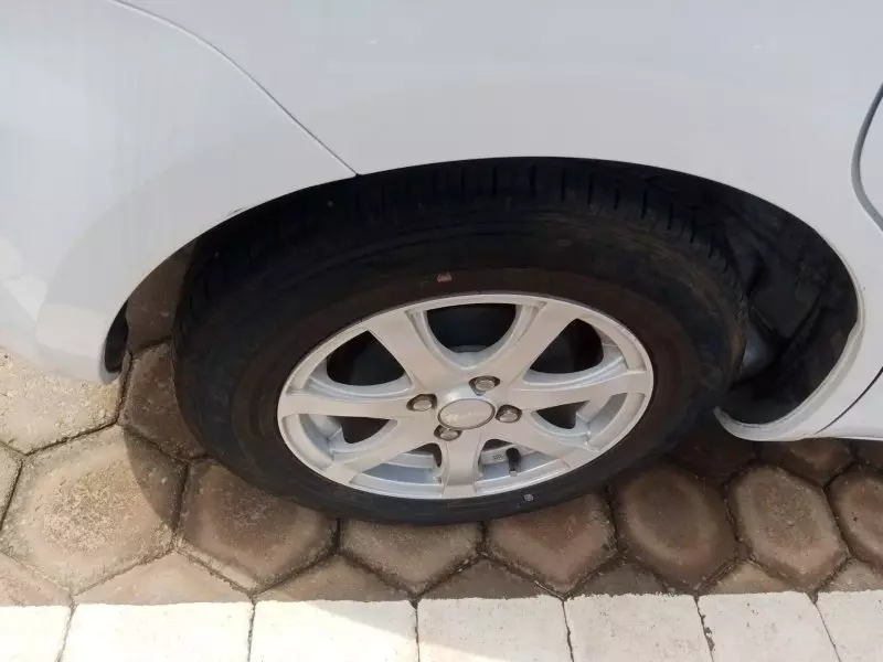 Toyota Sienta   - 2013