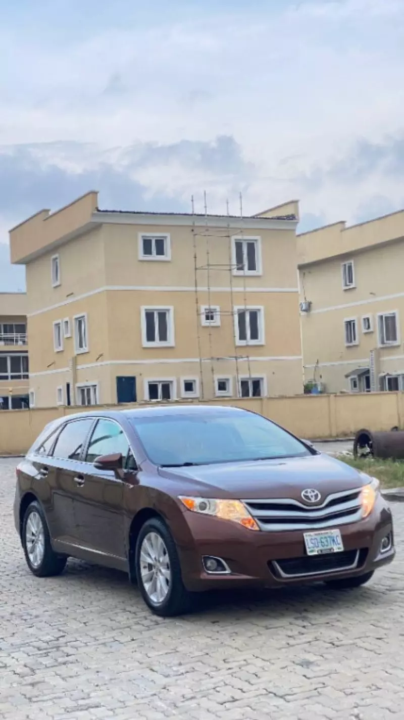 Toyota Venza   - 2013