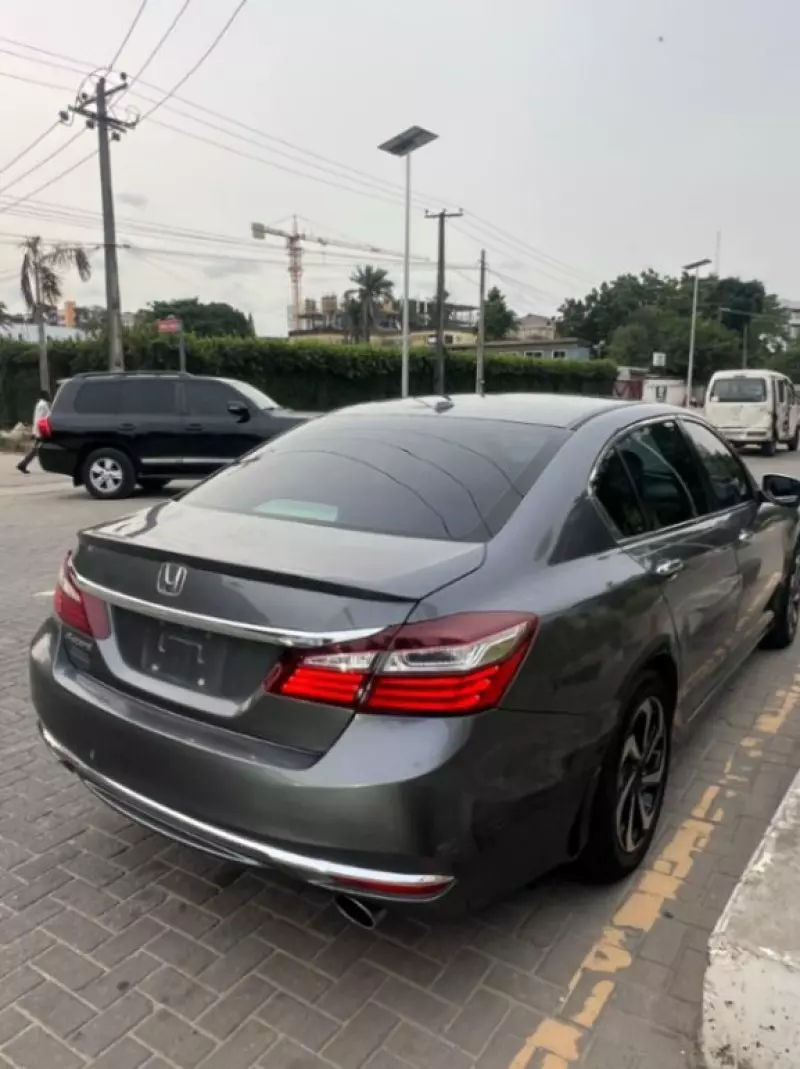Honda Accord   - 2015