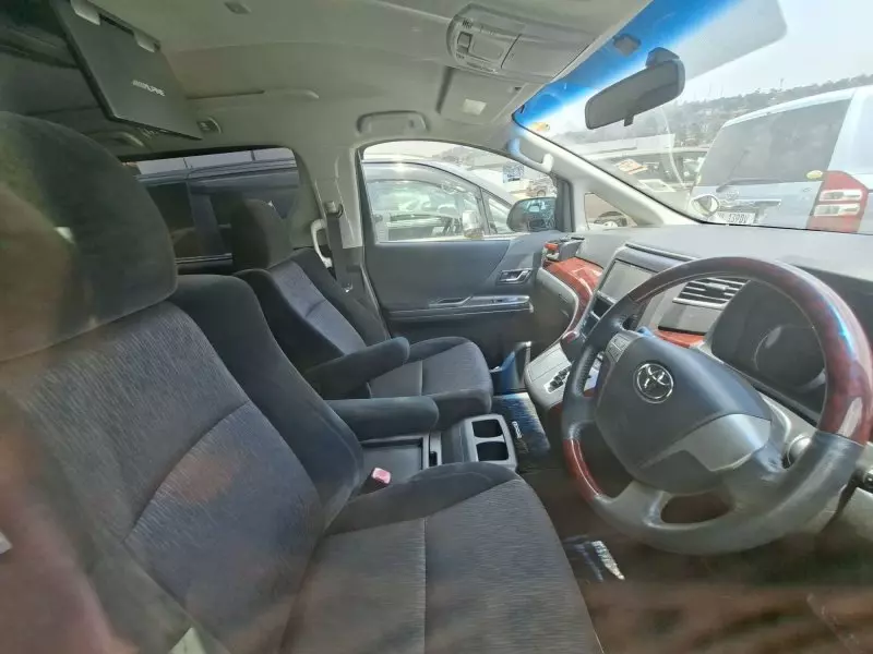 Toyota Alphard   - 2012