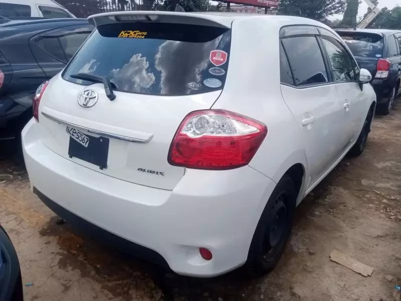 Toyota Auris   - 2012