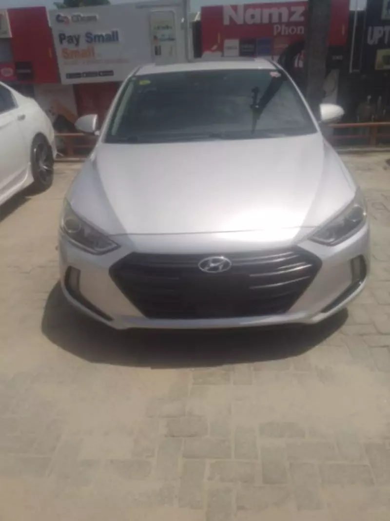 Hyundai Elantra   - 2018