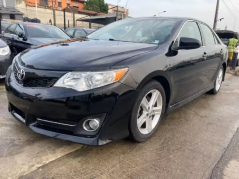 TOYOTA Camry   - 2012