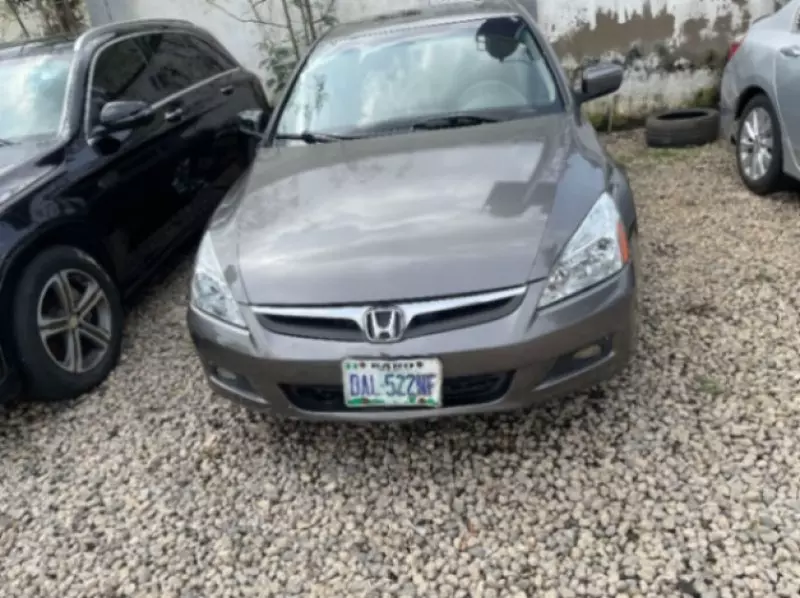 Honda Accord   - 2006