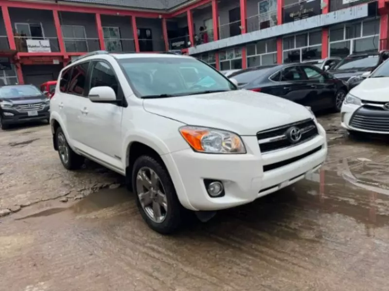 TOYOTA RAV4 - 2010