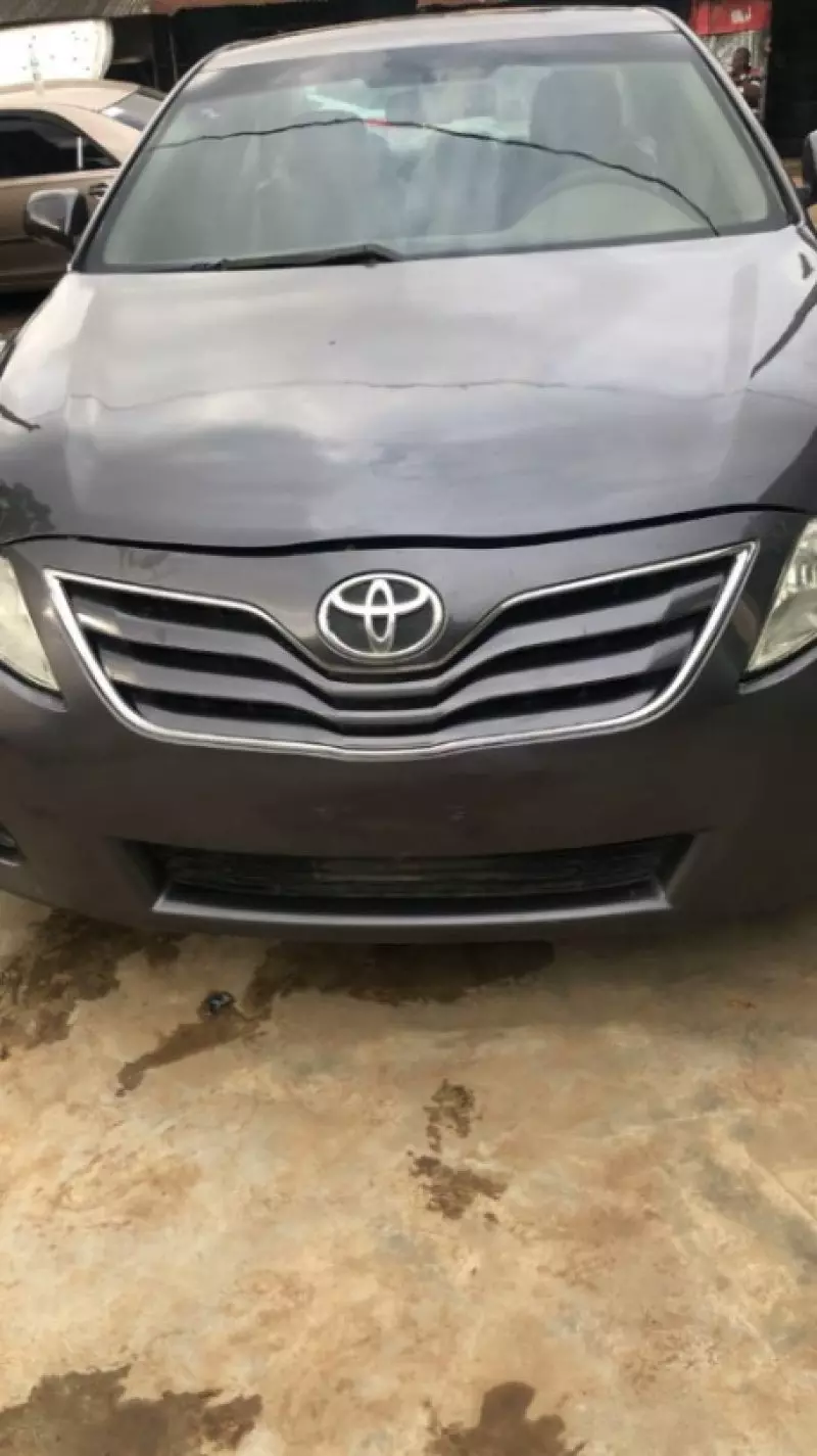 TOYOTA Camry - 2011
