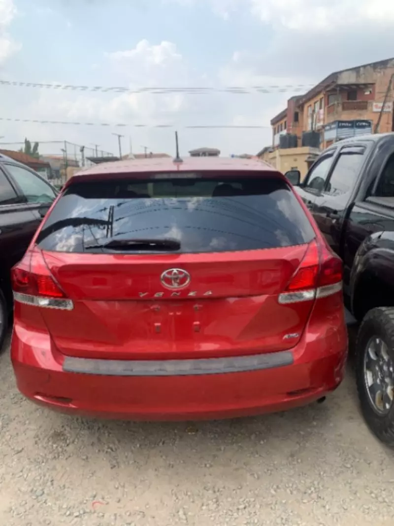 Toyota Venza   - 2013
