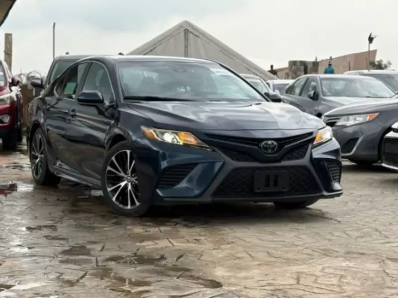 Toyota Camry   - 2019