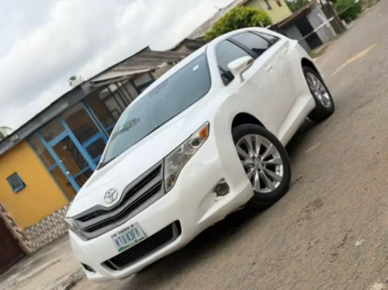 Toyota Venza   - 2013