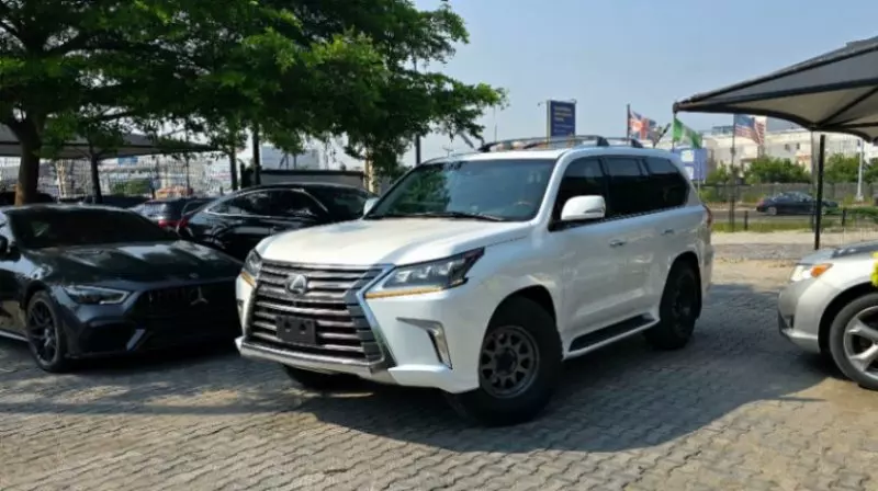 Lexus LX   - 2016