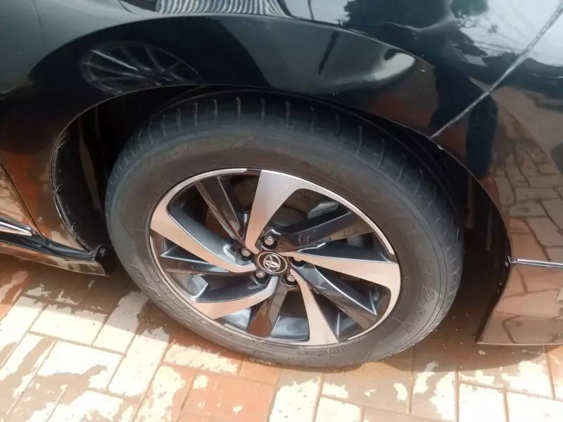 Toyota Harrier   - 2016
