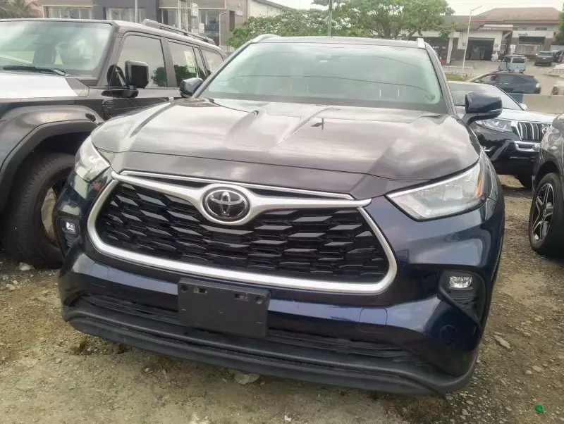 Toyota Highlander   - 2020