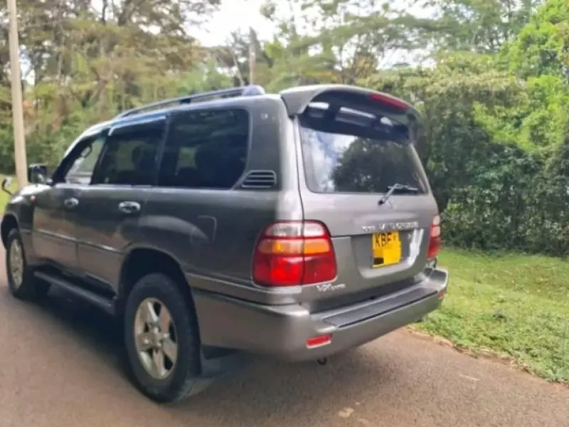 Toyota Land Cruiser   - 2001