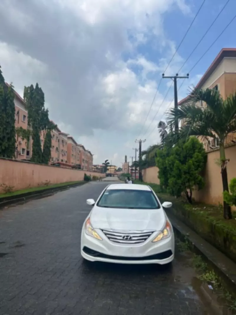 Hyundai Sonata   - 2014