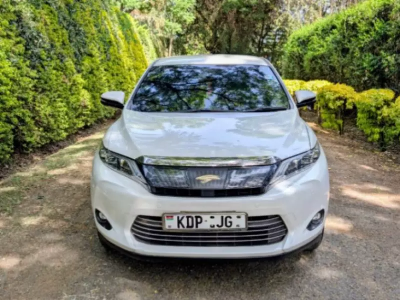 Toyota Harrier   - 2016