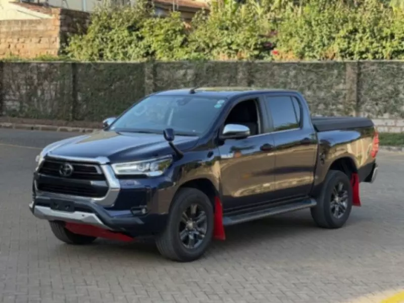 TOYOTA Hilux   - 2019
