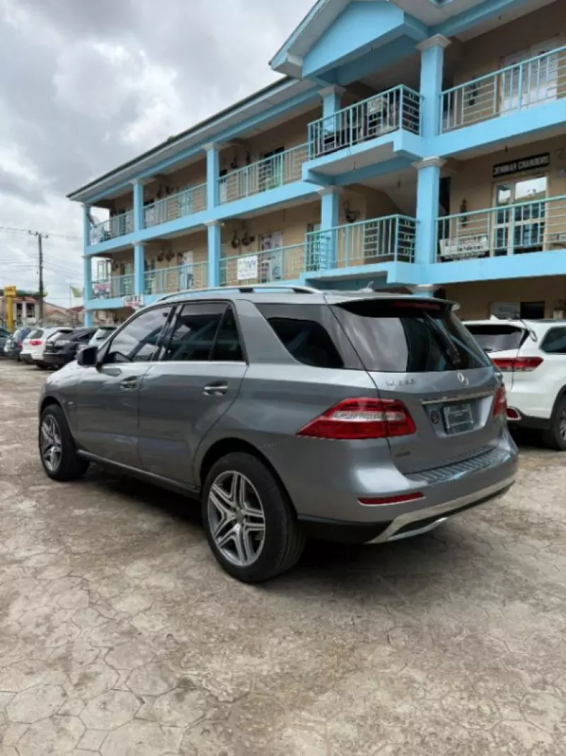 Mercedes-Benz ML 350   - 2012