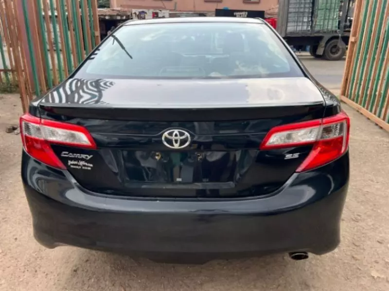 Toyota Camry   - 2013