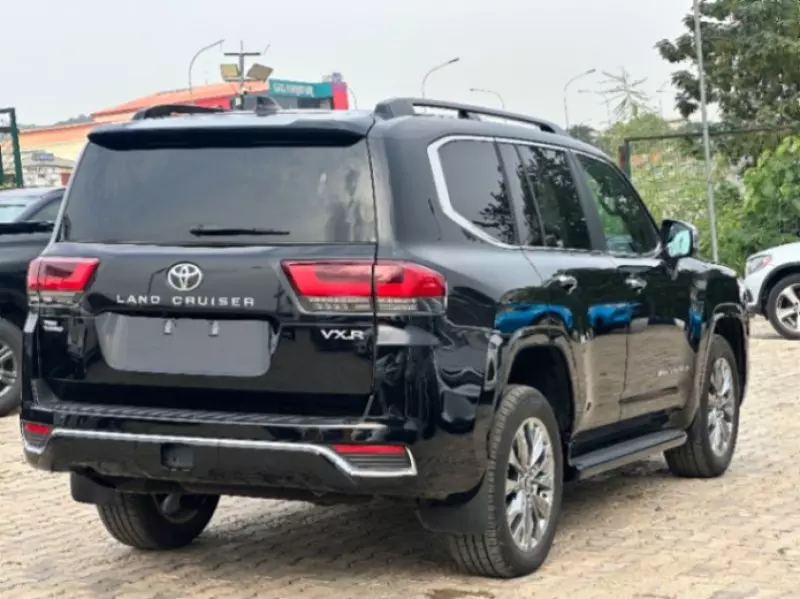 TOYOTA LANDCRUISER VXR   - 2026