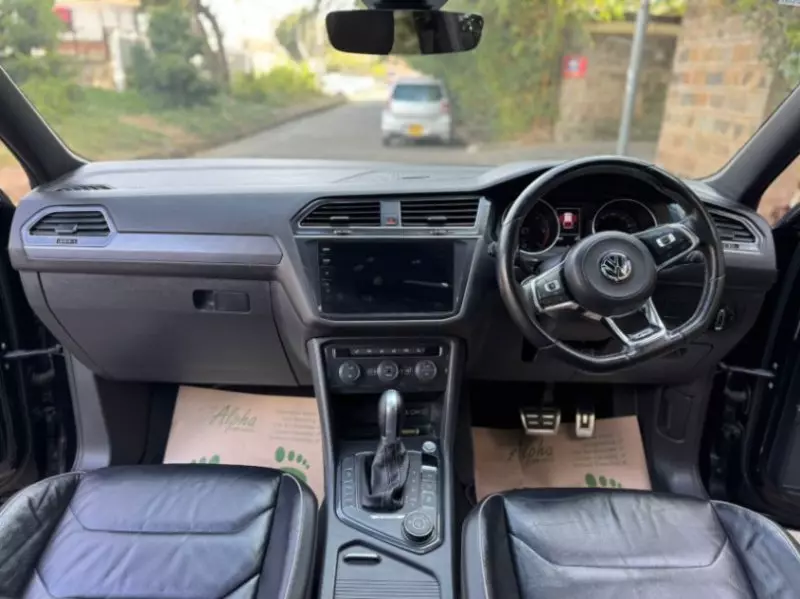 Volkswagen Tiguan   - 2014