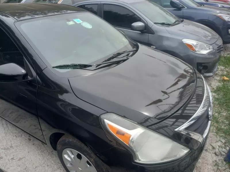 Nissan Versa   - 2015
