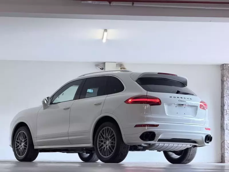 PORSCHE Cayenne - 2016