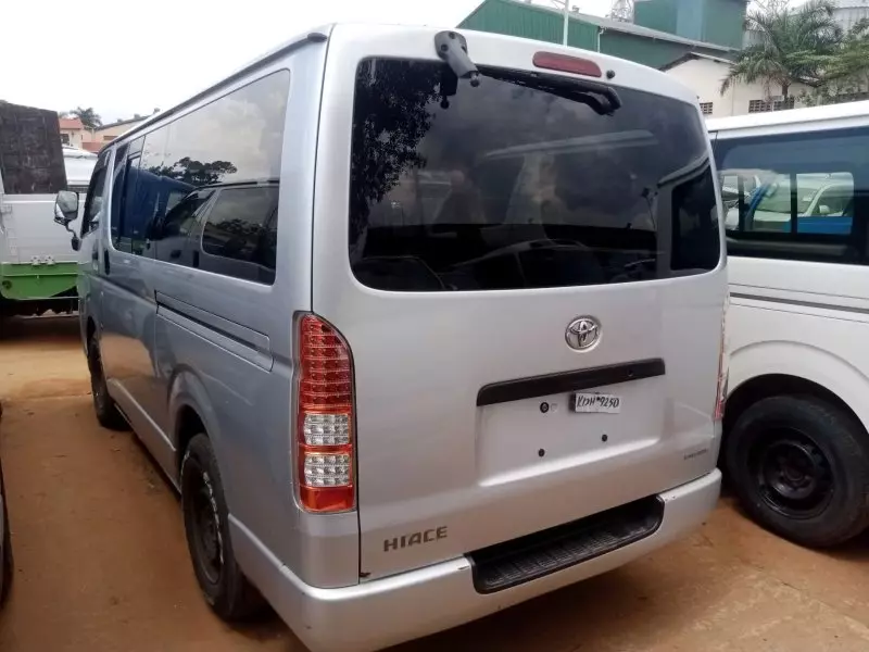 Toyota Hiace   - 2014