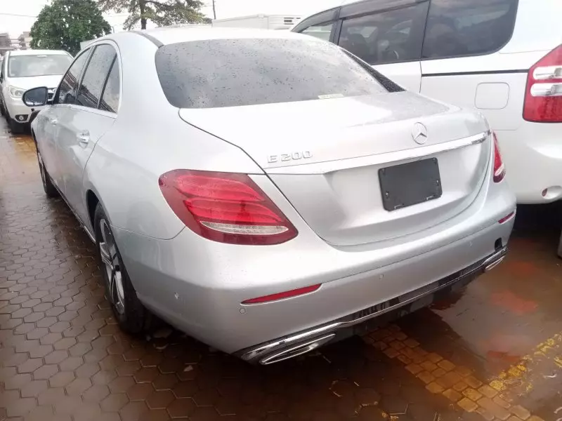 Mercedes-Benz E 200   - 2016