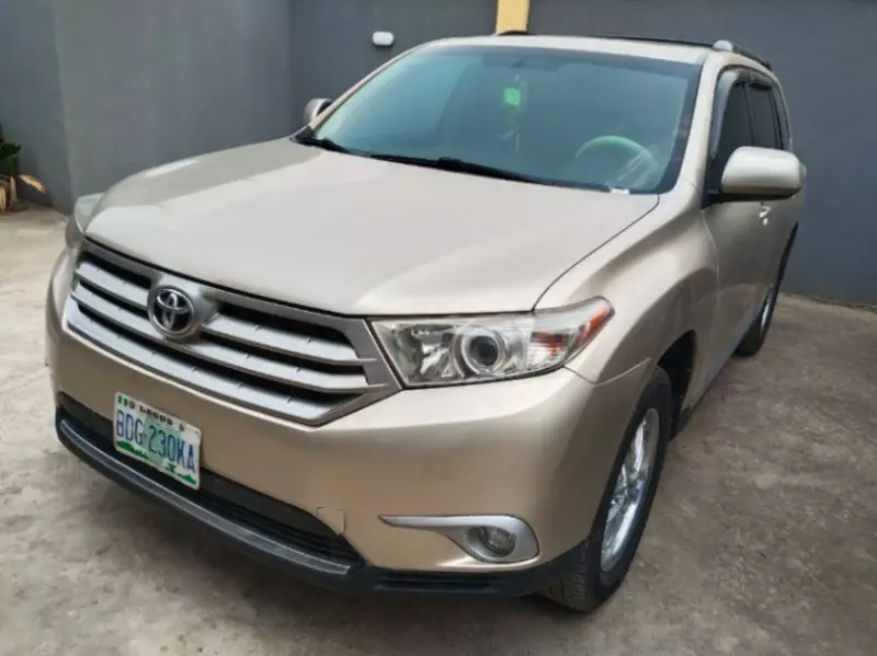 Toyota Highlander   - 2011