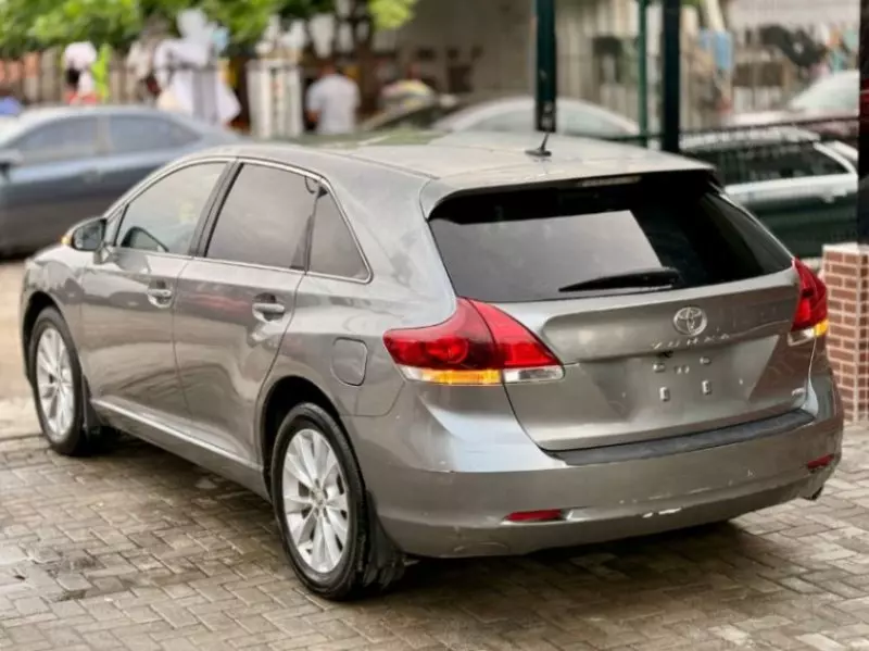 Toyota Venza   - 2013