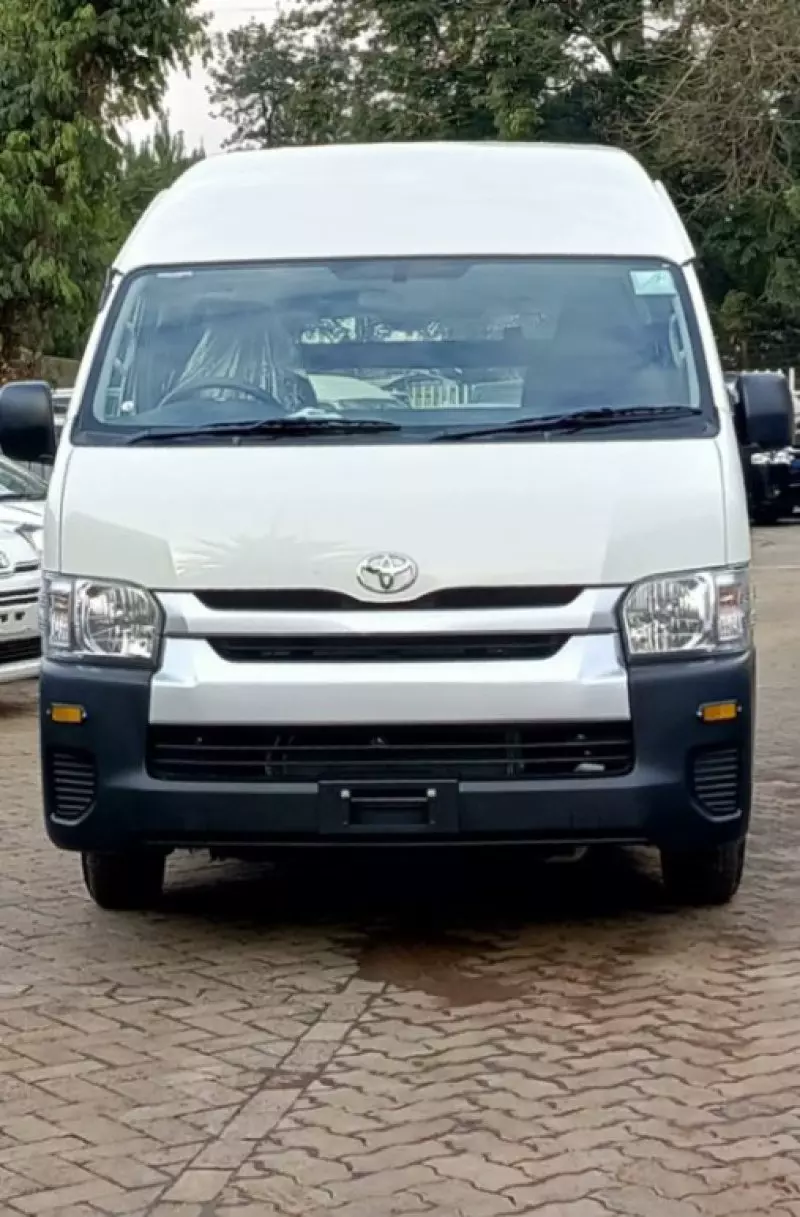 Toyota Hiace   - 2025