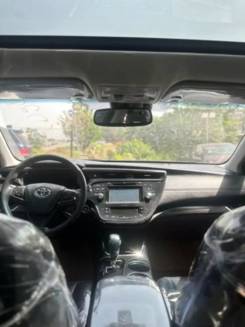 Toyota Avalon   - 2016