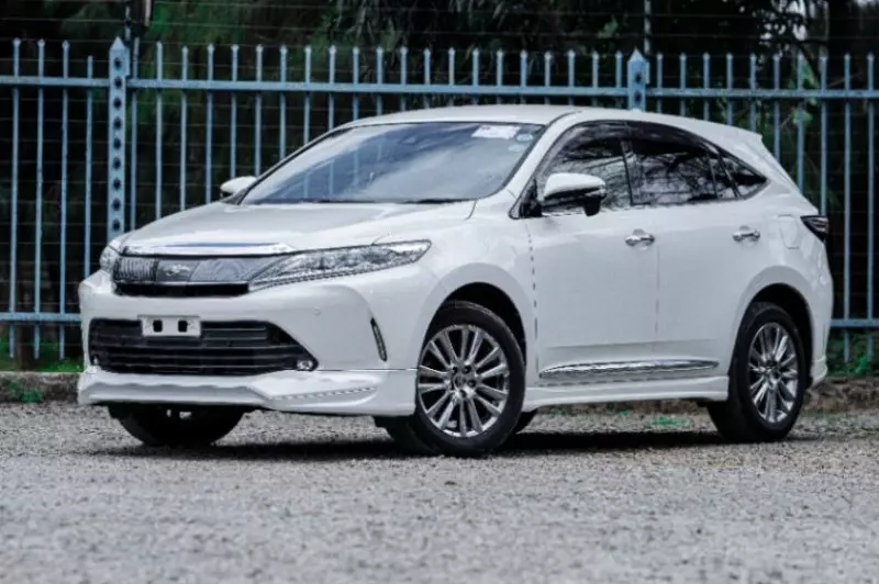 Toyota Harrier   - 2018