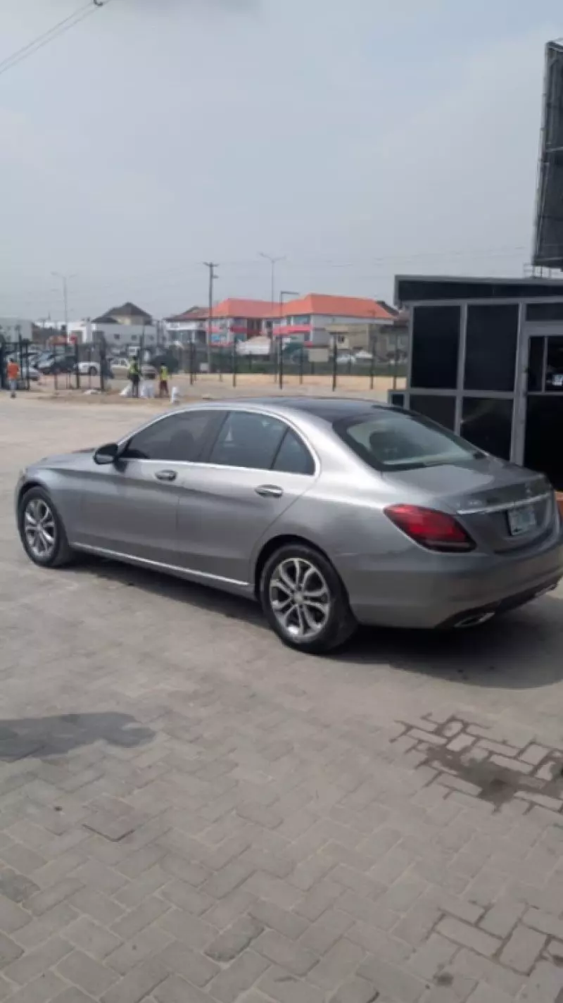Mercedes-Benz C 300   - 2010