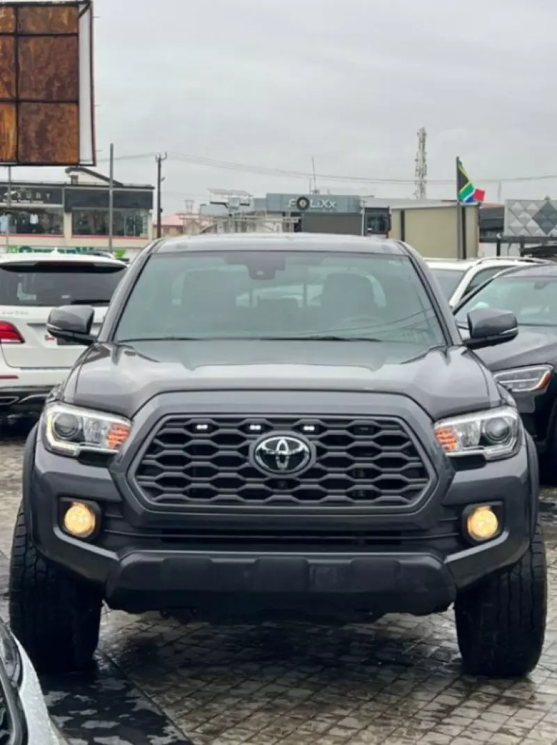Toyota Tacoma   - 2023