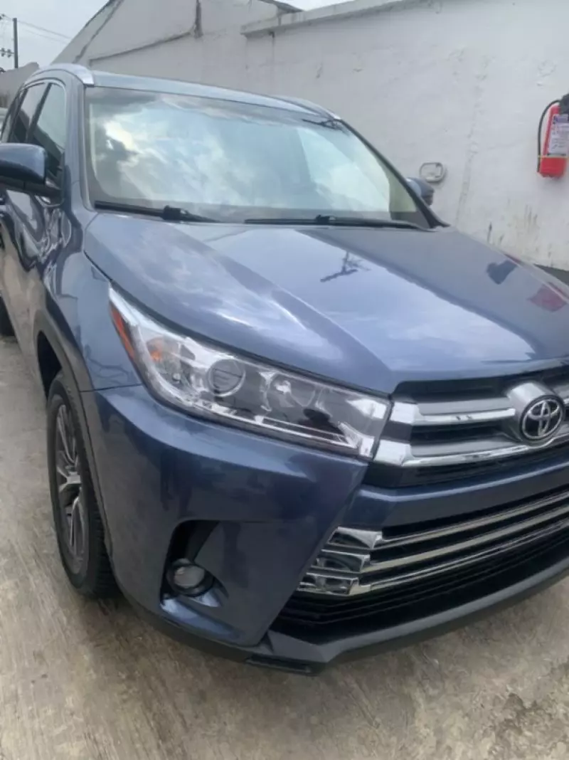 TOYOTA Highlander   - 2016