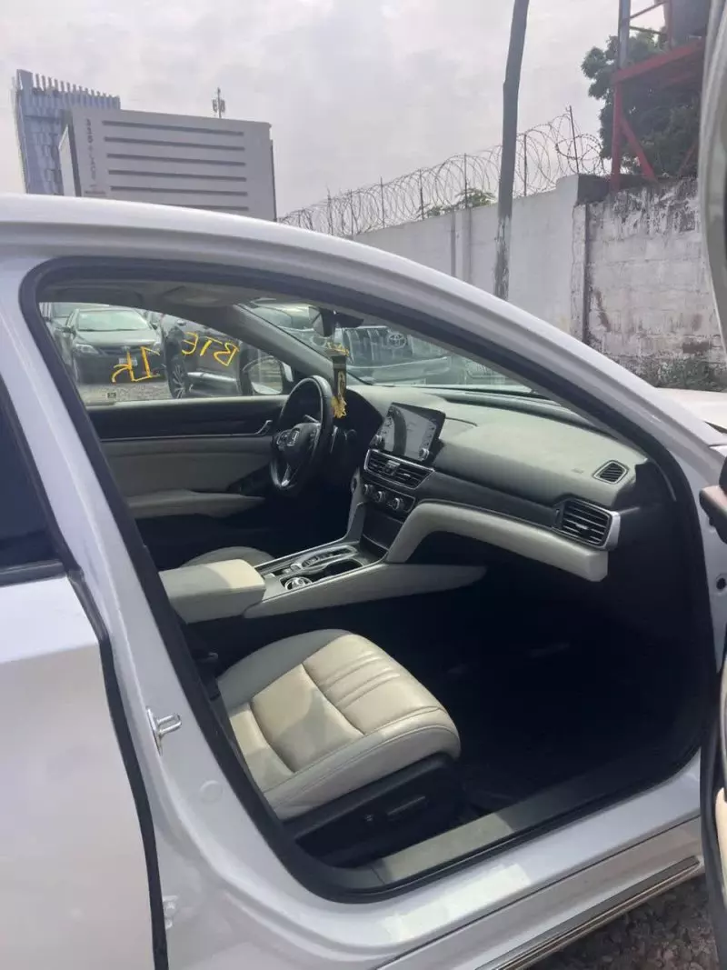 Honda Accord   - 2022