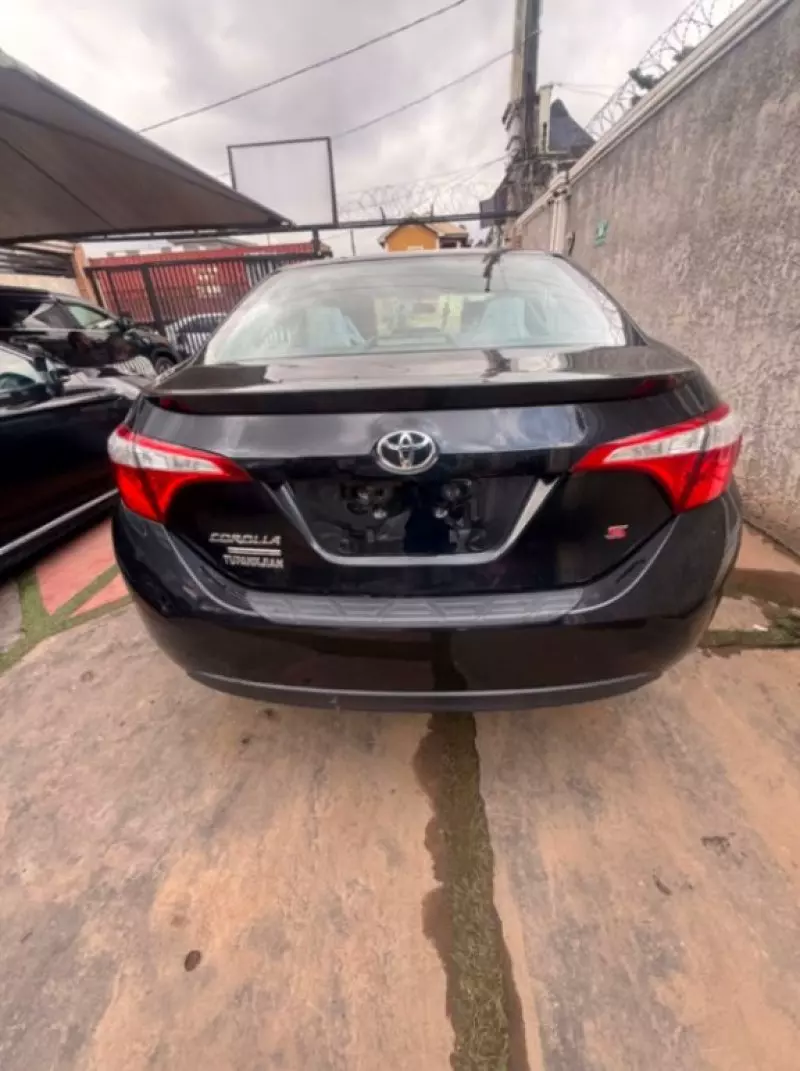 TOYOTA Corolla   - 2016