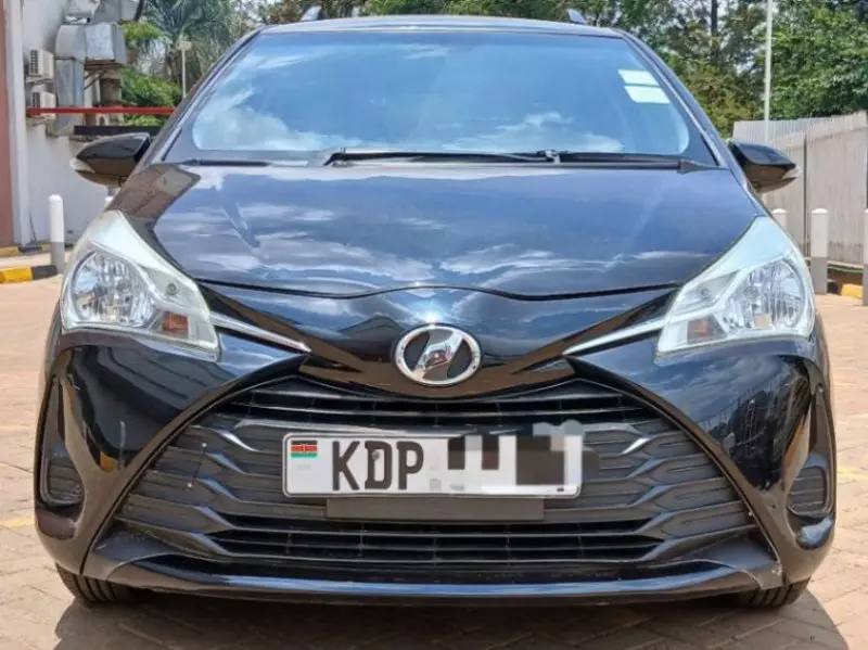 Toyota Vitz   - 2017