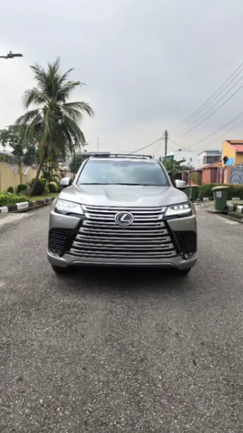 Lexus LX   - 2023