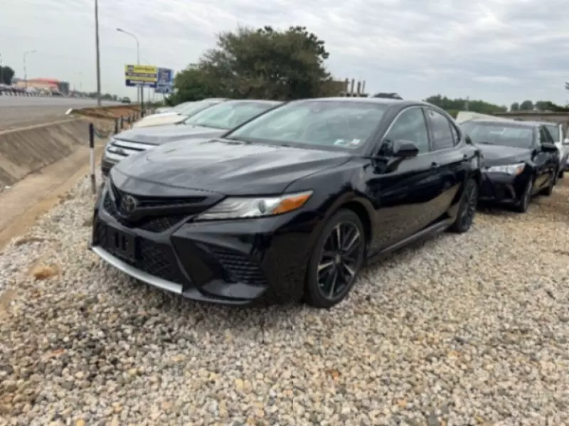 Toyota Camry - 2018