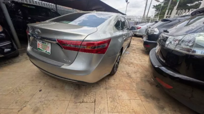 TOYOTA Avalon   - 2016