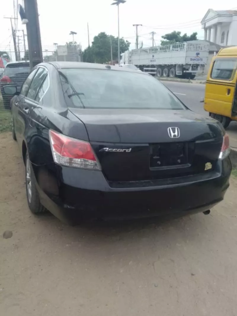 Honda Accord   - 2009