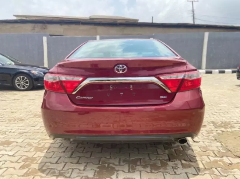 Toyota Camry   - 2016