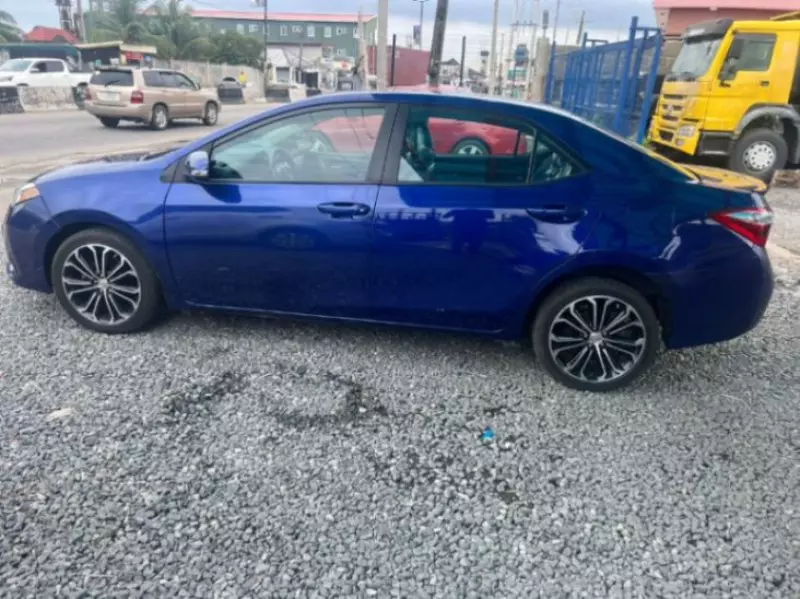 Toyota Corolla   - 2013