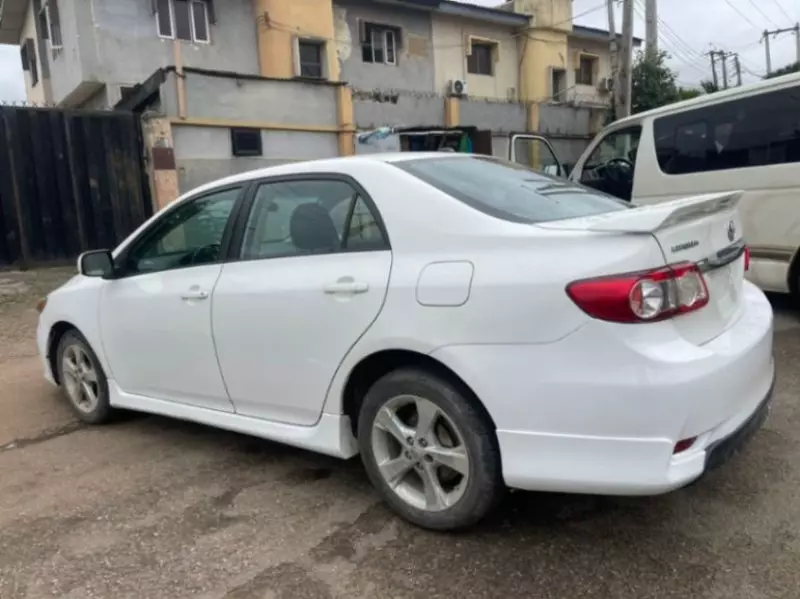 Toyota Corolla   - 2011