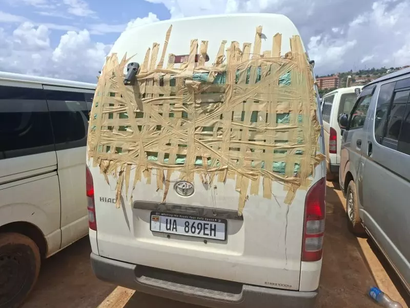 Toyota Hiace   - 2012
