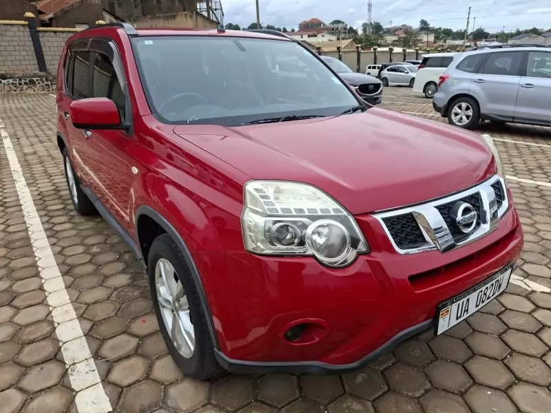 Nissan X-TRAIL   - 2012