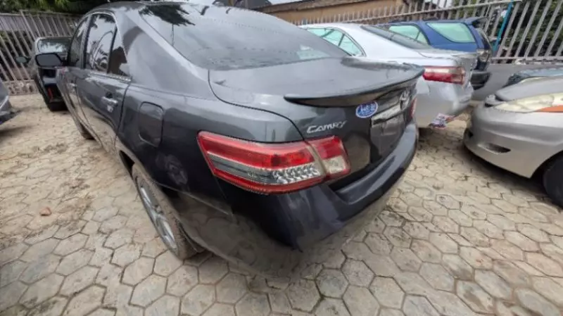 Toyota Camry - 2009